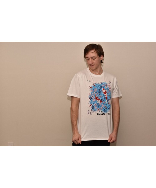 JIN plus（ジンプラス）の「錦鯉 JIN+ホワイト半袖Tシャツ（Tシャツ/カットソー・メンズ・ホワイト系1/ホワイト系その他5/ホワイト系その他2/ホワイト系その他4/ホワイト系その他3・SMALL/XX-LARGE/MEDIUM/X-LARGE/LARGE）」の7枚目の写真