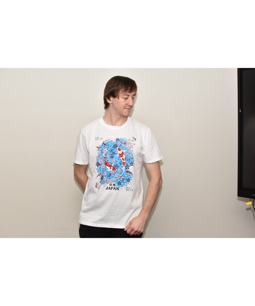 JIN plus（ジンプラス）の「錦鯉 JIN+ホワイト半袖Tシャツ（Tシャツ/カットソー・メンズ・ホワイト系1/ホワイト系その他5/ホワイト系その他2/ホワイト系その他4/ホワイト系その他3・SMALL/XX-LARGE/MEDIUM/X-LARGE/LARGE）」の9枚目の写真