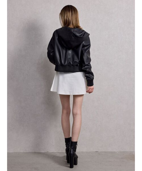 GYDA（ジェイダ）の「フーディーフェイクレザーコート（ブルゾン・レディース・アイボリー/ブラック・FREE）」の9枚目の写真