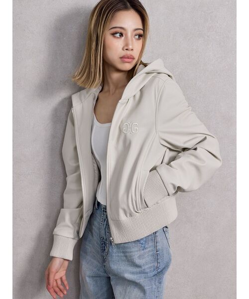 GYDA（ジェイダ）の「フーディーフェイクレザーコート（ブルゾン・レディース・アイボリー/ブラック・FREE）」の11枚目の写真