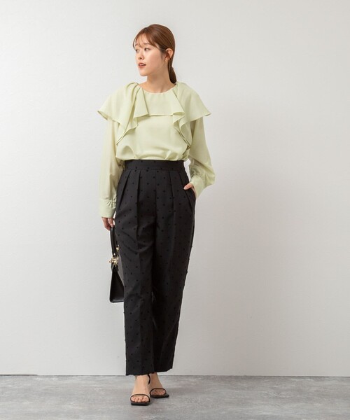 NOLLEY’S(ノーリーズ)の「シアースラブフリルブラウス(シャツ/ブラウス・レディース・チャコールグレー/ライトグリーン/キナリ・38)」の5枚目の写真