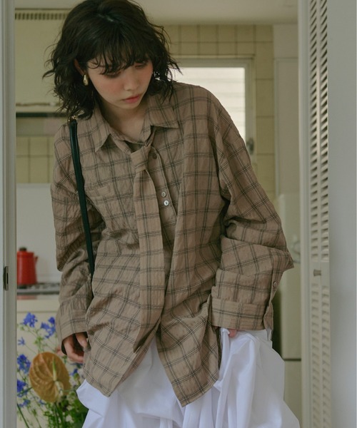 loin nuit（ロワンニュイ）の「nuance button tie shirt