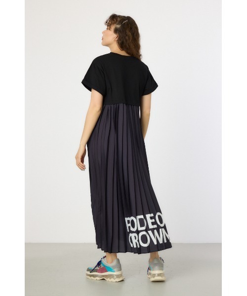 RODEO CROWNS WIDE BOWL(ロデオクラウンズワイドボウル)の「バックプリーツマキシワンピース(ワンピース・レディース・ブラック/カーキ/ブラック系その他・FREE)」の4枚目の写真