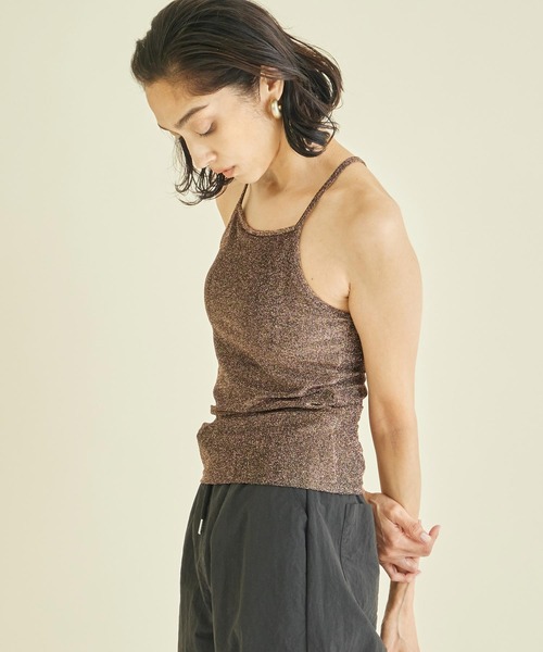 Settimissimo（セッティミッシモ）の「パット付き バッククロス グリッター キャミソール（キャミソール・レディース・ゴールド/ブラウン/オフホワイト・FREE）」の22枚目の写真