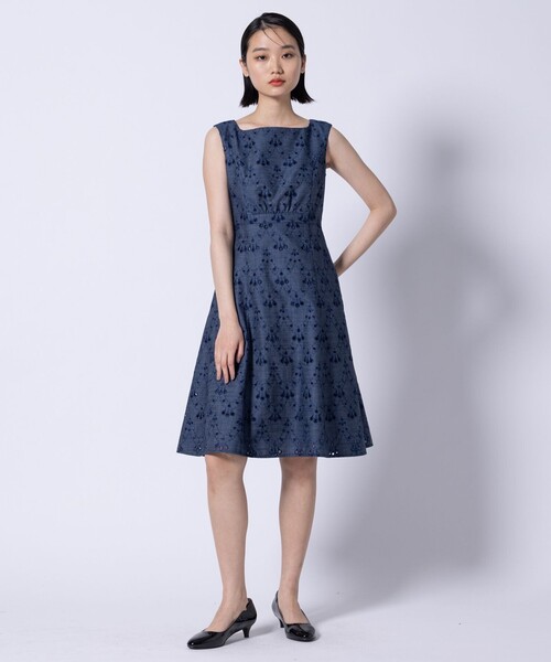 TOCCA（トッカ）の「PEACOCK TAIL LACE ドレス（ワンピース・レディース・ライラック系7/ネイビー系7・0/2/4/6）」の4枚目の写真