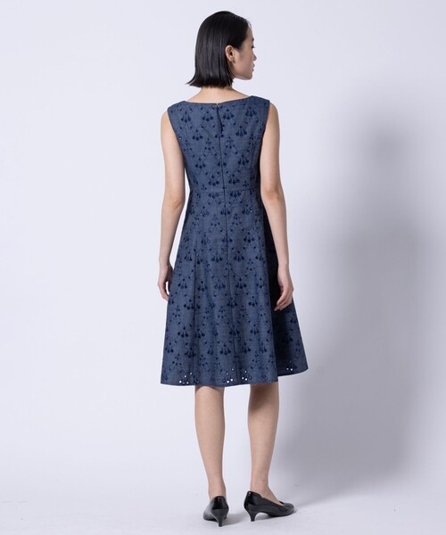 TOCCA（トッカ）の「PEACOCK TAIL LACE ドレス（ワンピース・レディース・ライラック系7/ネイビー系7・0/2/4/6）」の8枚目の写真
