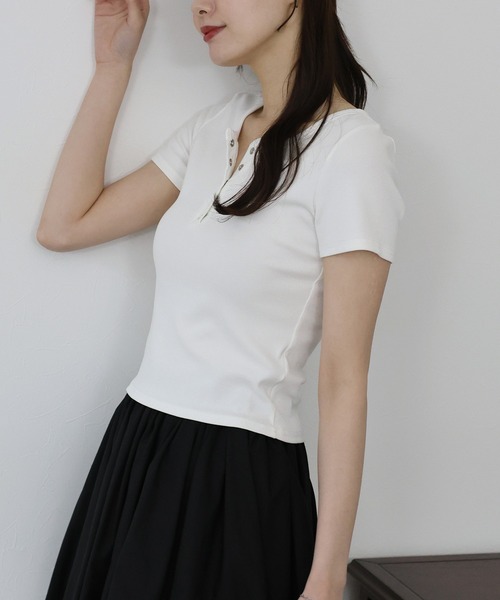 BLUEEAST（ブルーイースト）の「ヘンリーネック半袖Tシャツ（Tシャツ/カットソー・レディース・ブルー/ブラック/ホワイト/ピンク/イエロー/チャコールグレー/オリーブ/ブラウン/ボルドー・MEDIUM）」の11枚目の写真