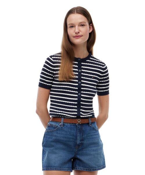 TOMMY HILFIGER(トミーヒルフィガー)の「コットンケーブルファインゲージショートスリーブクルーネックカーディガン(ニット/セーター・レディース・ホワイト/ブラウン/ブルー・SMALL/X-SMALL/XX-SMALL/MEDIUM)」の3枚目の写真