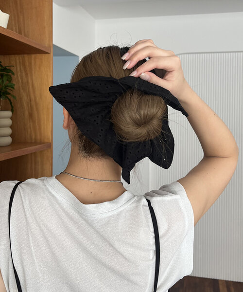 GOLDY(ゴールディ)の「〈GOLDY/ゴールディ〉アイレットレースシュシュ(その他ヘアアクセサリー・レディース・ホワイト/ブラック・FREE)」の7枚目の写真