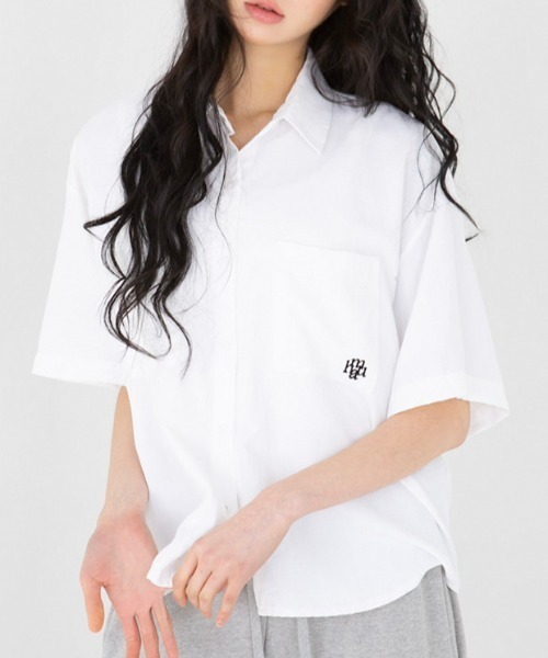 muahmuah(ムーアムーア)の「A'GEM/9 × .kom 『muah muah/ムーアムーア』LOOSE FIT TWO POCKET HALF SHIRT/ルーズフィット ツーポケットシャツ(シャツ/ブラウス・レディース・ホワイト/ピンク/ブラック・FREE)」の1枚目の写真