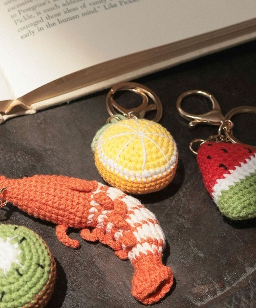 のんたん＊オレンジフローライト&MOPリーフカービング＊チャーム のんたん様専用＊オレンジフローライト&MOPリーフカービング＊チャーム