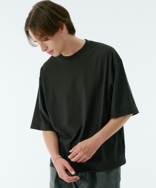 PUBLIC TOKYO（パブリックトウキョウ）の「Air tool lite リラックスTシャツ（Tシャツ/カットソー・メンズ・ダークブラウン/オリーブ/ブラック/ダークグレー・2/1）」の5枚目の写真