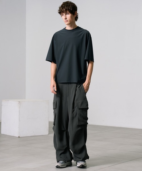 PUBLIC TOKYO（パブリックトウキョウ）の「Air tool lite リラックスTシャツ（Tシャツ/カットソー・メンズ・ダークブラウン/オリーブ/ブラック/ダークグレー・2/1）」の19枚目の写真