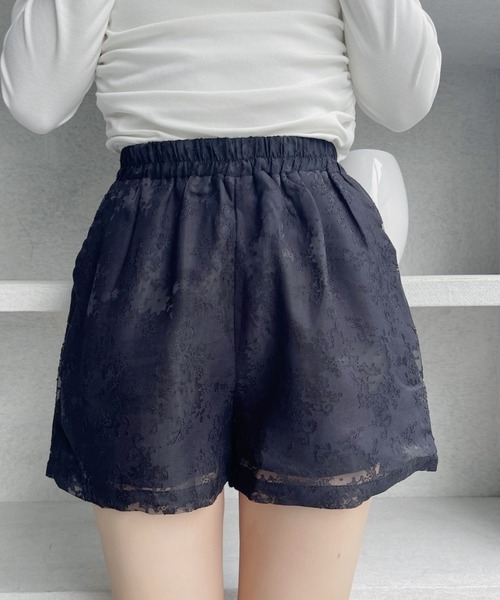 TREOVER(トレオーバー)の「大人可愛いレース柄で主役級のショートパンツ♪(その他パンツ・レディース・ブラック/オフホワイト・FREE)」の14枚目の写真