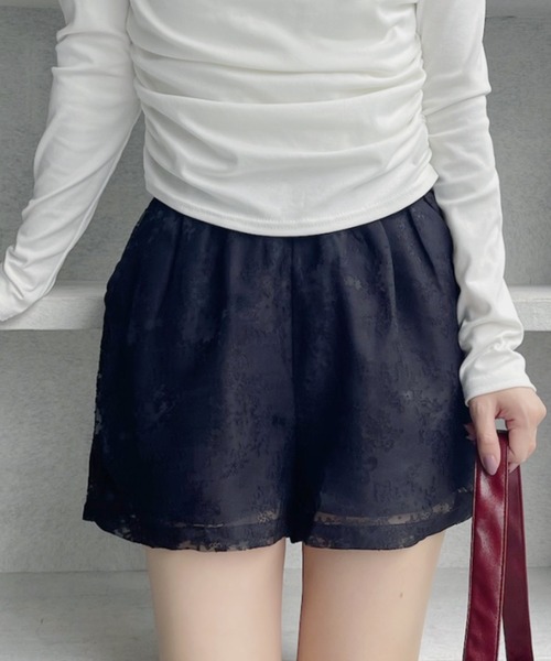 TREOVER(トレオーバー)の「大人可愛いレース柄で主役級のショートパンツ♪(その他パンツ・レディース・ブラック/オフホワイト・FREE)」の15枚目の写真