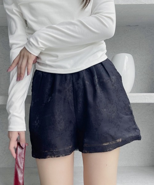 TREOVER(トレオーバー)の「大人可愛いレース柄で主役級のショートパンツ♪(その他パンツ・レディース・ブラック/オフホワイト・FREE)」の16枚目の写真