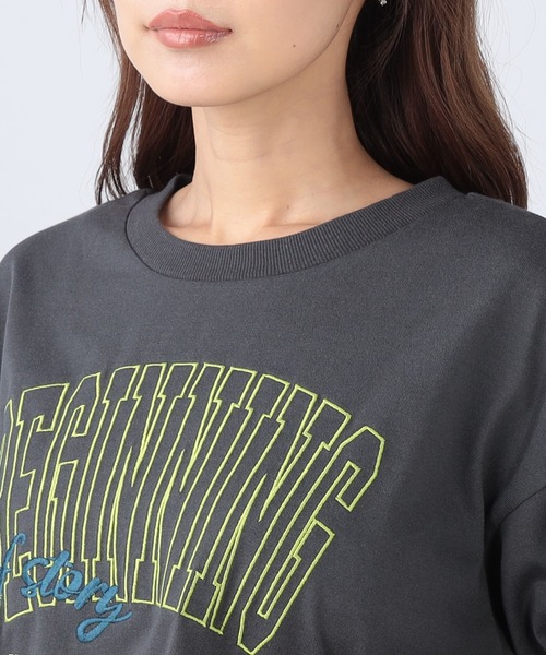 CECIL McBEE（セシルマクビー）の「フロント刺繍プリントTシャツ（Tシャツ/カットソー・レディース・チャコールグレー/オフホワイト/アイボリー・LARGE/MEDIUM）」の10枚目の写真