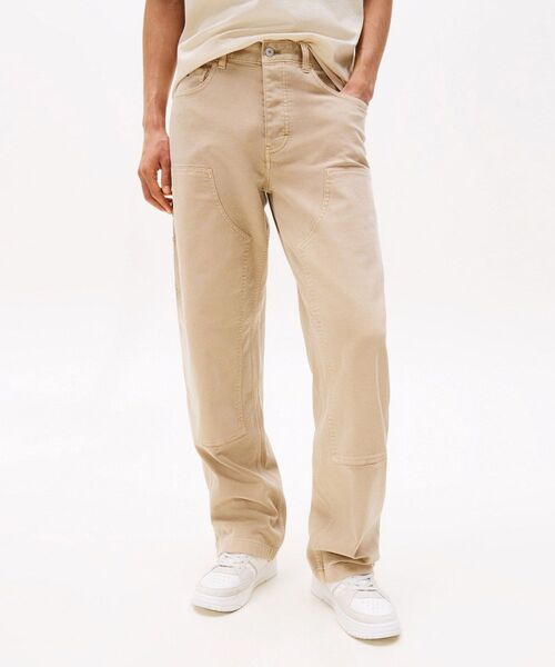 tommy jeans(トミー ジーンズ)の「カーペンターパンツ(チノパンツ・メンズ・ブラック/ブラウン・36inch/28inch/30inch/32inch/34inch)」の1枚目の写真