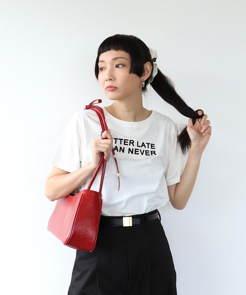 Three Four Time（ｽﾘｰﾌｫｰﾀｲﾑ）の「【Casselini】肩リボンエナメルバッグ（ショルダーバッグ・レディース・ブラック/シルバー/レッド・FREE）」の9枚目の写真