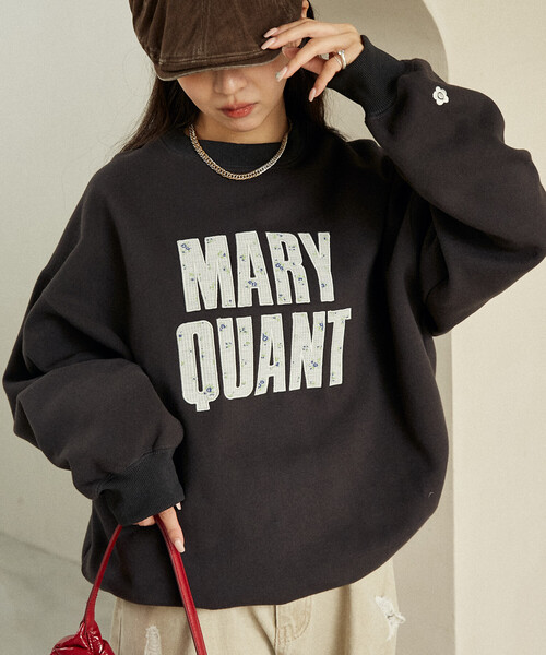 PUBLUX(パブリュクス)の「MARY QUANT × PUBLUX/マリークワント 花ワッフル ロゴスウェット 限定展開(スウェット・レディース・チャコールグレー/アッシュグレー/ブラウン/ネイビー・フリ-)」の2枚目の写真