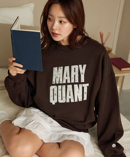 PUBLUX(パブリュクス)の「MARY QUANT × PUBLUX/マリークワント 花ワッフル ロゴスウェット 限定展開(スウェット・レディース・チャコールグレー/アッシュグレー/ブラウン/ネイビー・フリ-)」の15枚目の写真