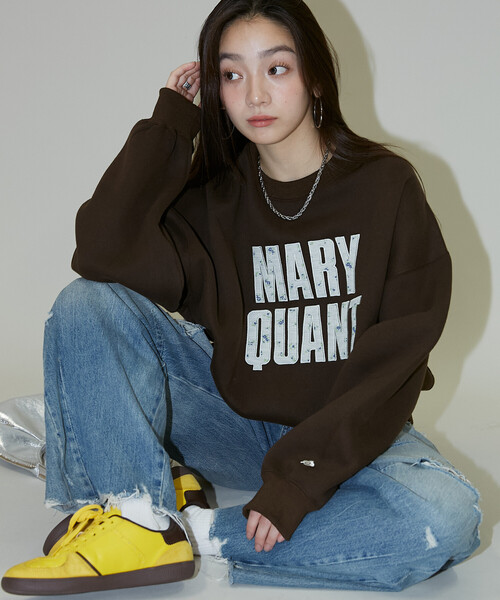 PUBLUX(パブリュクス)の「MARY QUANT × PUBLUX/マリークワント 花ワッフル ロゴスウェット 限定展開(スウェット・レディース・チャコールグレー/アッシュグレー/ブラウン/ネイビー・フリ-)」の18枚目の写真