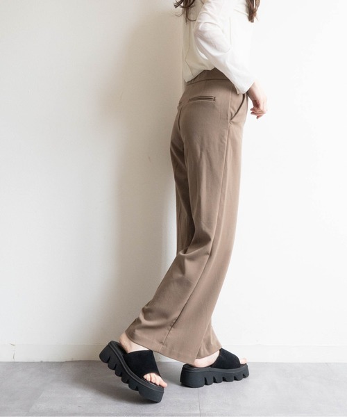 Fabby fabby（ファビィーファビィー）の「バルキーソールワンベルトサンダル（サンダル・レディース・ブラウン/ブラック/ブラウン系その他/ブラック系その他・MEDIUM/LARGE/SMALL）」の13枚目の写真