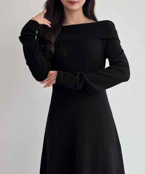 CENEA(セネア)の「オフショル風スクエアネックロングニットワンピ(ワンピース・レディース・ブラウン/チャコール/モカ/ネイビー/ブラック・SMALL/MEDIUM/LARGE)」の7枚目の写真