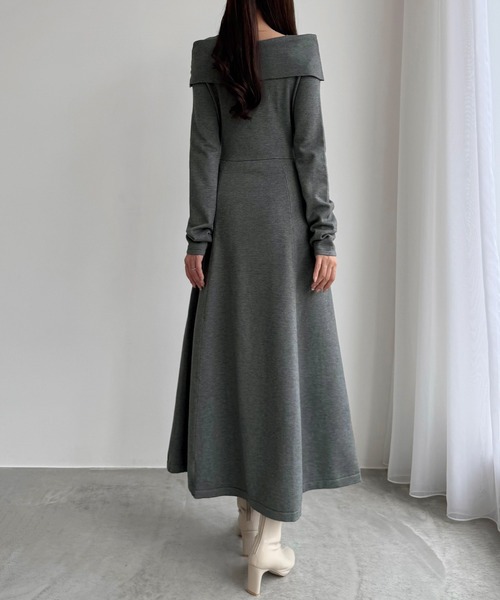 CENEA(セネア)の「オフショル風スクエアネックロングニットワンピ(ワンピース・レディース・ブラウン/チャコール/モカ/ネイビー/ブラック・SMALL/MEDIUM/LARGE)」の15枚目の写真