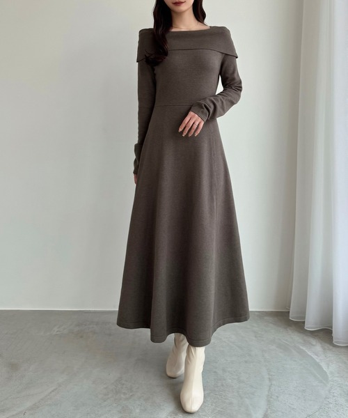 CENEA(セネア)の「オフショル風スクエアネックロングニットワンピ(ワンピース・レディース・ブラウン/チャコール/モカ/ネイビー/ブラック・SMALL/MEDIUM/LARGE)」の17枚目の写真