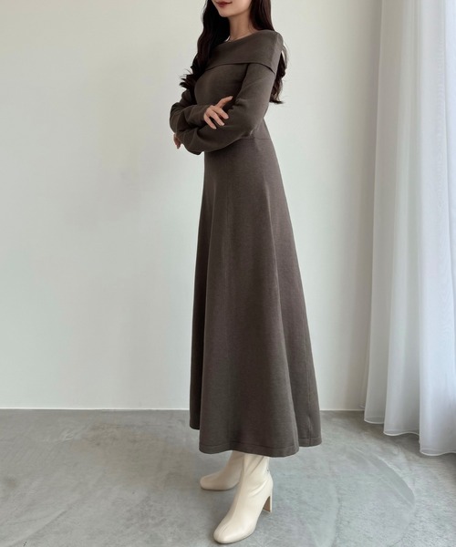 CENEA(セネア)の「オフショル風スクエアネックロングニットワンピ(ワンピース・レディース・ブラウン/チャコール/モカ/ネイビー/ブラック・SMALL/MEDIUM/LARGE)」の18枚目の写真