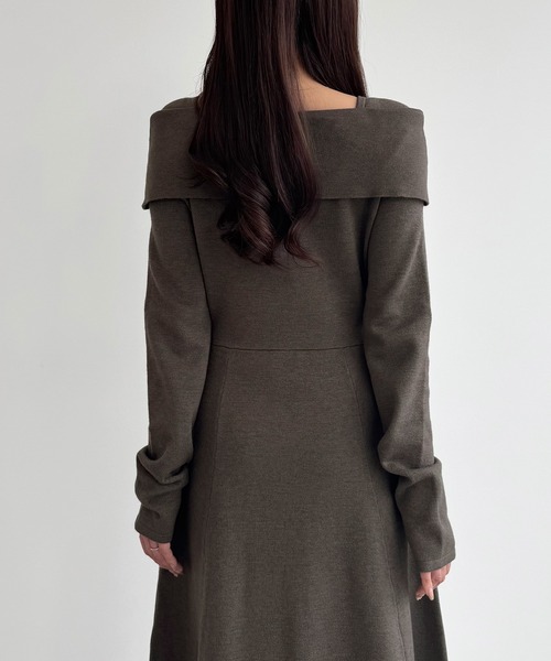 CENEA(セネア)の「オフショル風スクエアネックロングニットワンピ(ワンピース・レディース・ブラウン/チャコール/モカ/ネイビー/ブラック・SMALL/MEDIUM/LARGE)」の20枚目の写真