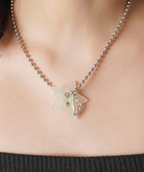 ぬいぐるみ 星型アクセサリー付き Amazon.co.jp: 星 ぬいぐるみ ラッキースター 心地が良い 置物 雑貨