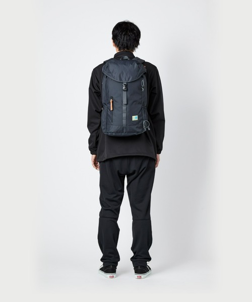 karrimor(カリマー)の「VT day pack R 27(バックパック/リュック・メンズ・ブラック/アイボリー系/チャコールグレー/ネイビー系・FREE)」の6枚目の写真