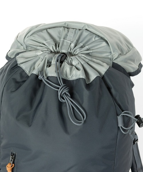 karrimor(カリマー)の「VT day pack R 27(バックパック/リュック・メンズ・ブラック/アイボリー系/チャコールグレー/ネイビー系・FREE)」の11枚目の写真