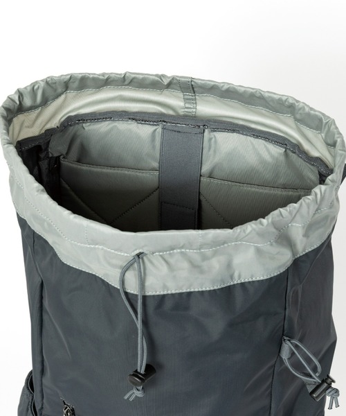 karrimor(カリマー)の「VT day pack R 27(バックパック/リュック・メンズ・ブラック/アイボリー系/チャコールグレー/ネイビー系・FREE)」の12枚目の写真