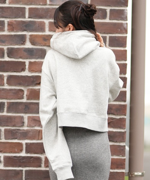 RVCA(ルーカ)の「RVCA/ルーカ BIG RVCA CROPPED HOODIE パーカー ショート丈 フーディー BF044-P03(パーカー・レディース・ブラック/グレー/ブラック系その他・M/S)」の11枚目の写真