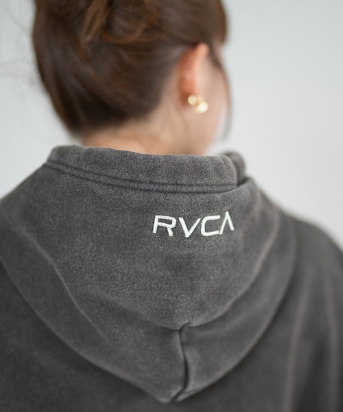 RVCA(ルーカ)の「RVCA/ルーカ BIG RVCA CROPPED HOODIE パーカー ショート丈 フーディー BF044-P03(パーカー・レディース・ブラック/グレー/ブラック系その他・M/S)」の21枚目の写真