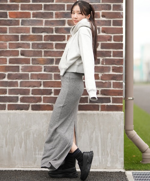 RVCA(ルーカ)の「RVCA/ルーカ BIG RVCA CROPPED HOODIE パーカー ショート丈 フーディー BF044-P03(パーカー・レディース・ブラック/グレー/ブラック系その他・M/S)」の14枚目の写真
