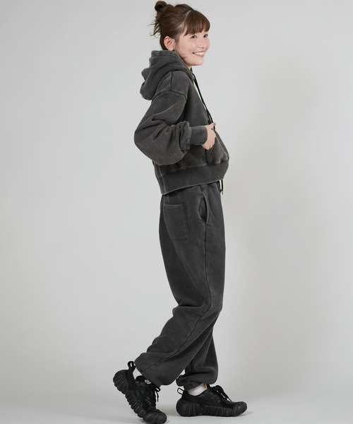 RVCA(ルーカ)の「RVCA/ルーカ BIG RVCA CROPPED HOODIE パーカー ショート丈 フーディー BF044-P03(パーカー・レディース・ブラック/グレー/ブラック系その他・M/S)」の20枚目の写真