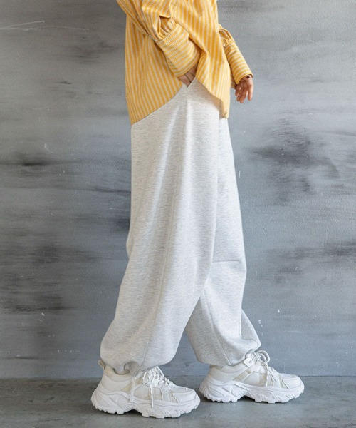 niko and...(ニコアンド)の「スウェットバレルパンツ(スウェットパンツ・レディース・ライトグレー/グレー/ブラック・FREE)」の7枚目の写真