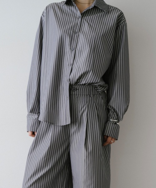 DRWCYS（ドロシーズ）の「マルチウェイレイヤードシャツ（シャツ/ブラウス・レディース・ベージュ/ネイビー・FREE）」の10枚目の写真