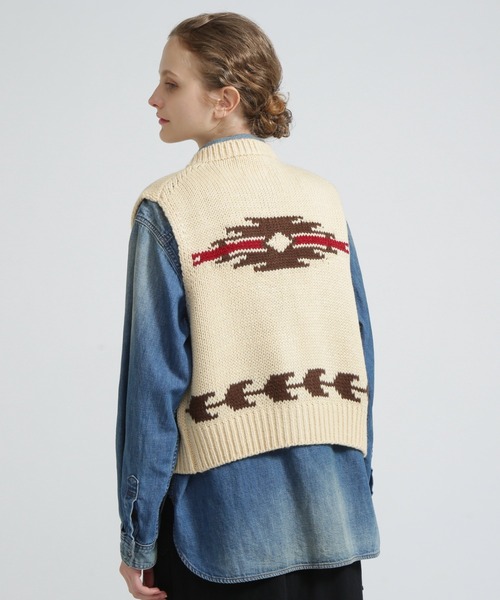 AVIREX（アヴィレックス）の「《直営店限定》PATTERN KINT VEST/パターンニットベスト（ベスト・レディース・ブラウン/アイボリー・F）」の2枚目の写真