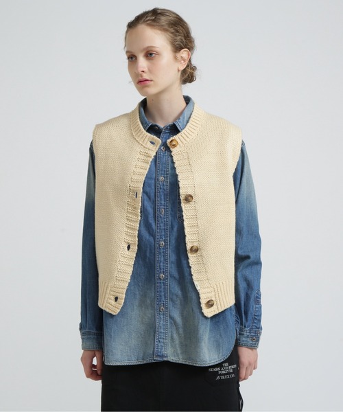 AVIREX（アヴィレックス）の「《直営店限定》PATTERN KINT VEST/パターンニットベスト（ベスト・レディース・ブラウン/アイボリー・F）」の3枚目の写真