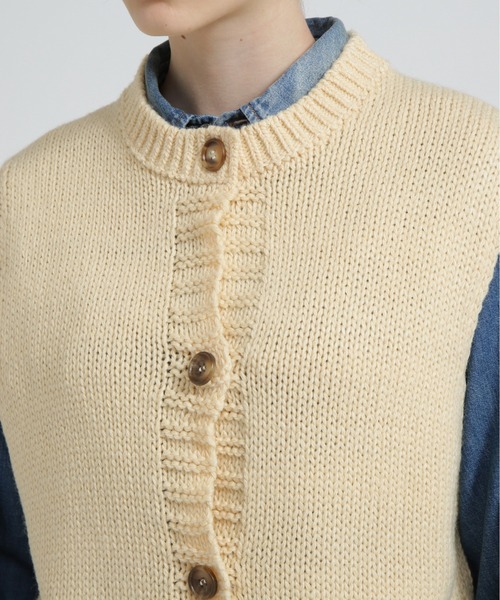 AVIREX（アヴィレックス）の「《直営店限定》PATTERN KINT VEST/パターンニットベスト（ベスト・レディース・ブラウン/アイボリー・F）」の8枚目の写真