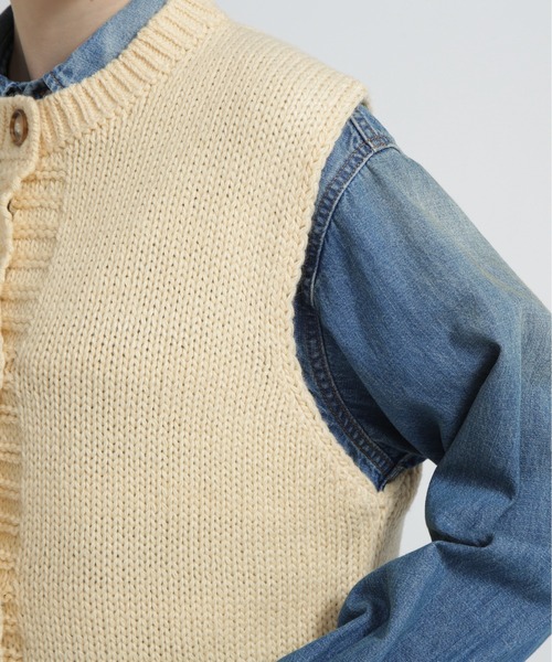AVIREX（アヴィレックス）の「《直営店限定》PATTERN KINT VEST/パターンニットベスト（ベスト・レディース・ブラウン/アイボリー・F）」の9枚目の写真