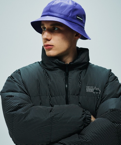 FIRST DOWN（ファーストダウン）の「FIRST DOWN/ファーストダウン GRARH CHECK BUBBLE DOWN JACKET/グラフチェックバブルダウンジャケット/2WAYリバーシブル/レディース メンズ（ダウンジャケット/コート・メンズ・ブラック/ホワイト・M/L/XL）」の5枚目の写真