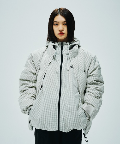 FIRST DOWN（ファーストダウン）の「FIRST DOWN/ファーストダウン GRARH CHECK BUBBLE DOWN JACKET/グラフチェックバブルダウンジャケット/2WAYリバーシブル/レディース メンズ（ダウンジャケット/コート・メンズ・ブラック/ホワイト・M/L/XL）」の3枚目の写真
