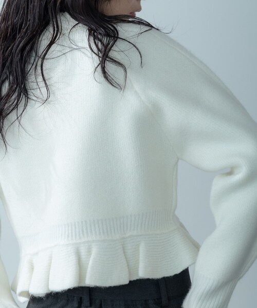 GALLEST（ギャレスト）の「フリルヘムジップカーディガン（カーディガン/ボレロ・レディース・チャコールグレー/オフホワイト・38）」の6枚目の写真