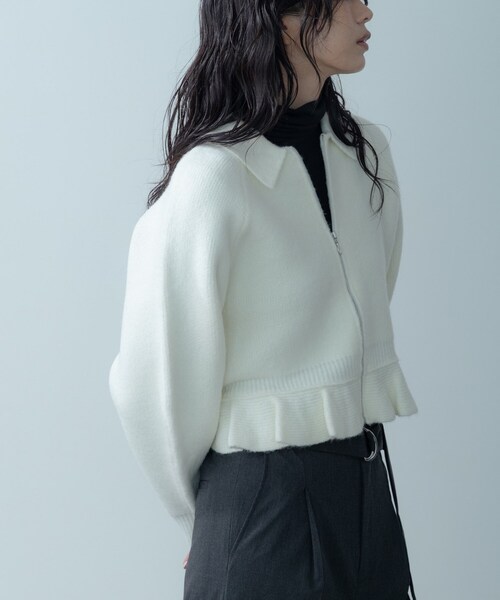 GALLEST（ギャレスト）の「フリルヘムジップカーディガン（カーディガン/ボレロ・レディース・チャコールグレー/オフホワイト・38）」の7枚目の写真